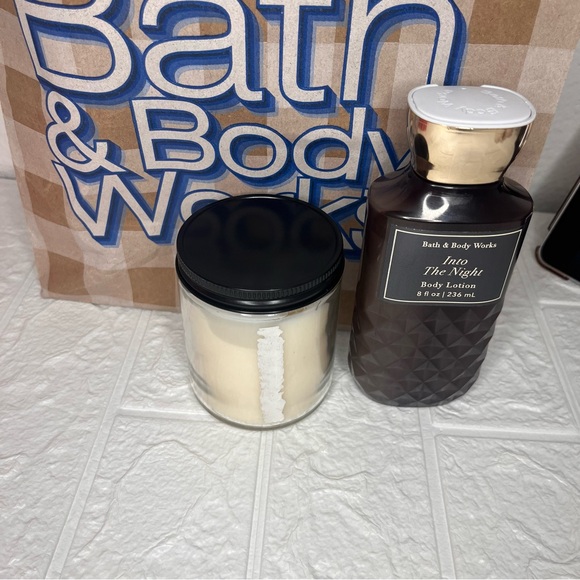 New Into the Night bath and body works single wick candle & body lotion set - Picture 7 of 7